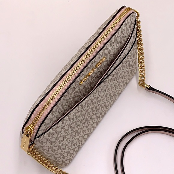 Michael Kors Medium Dome Xcross Xbody Bag Vanilla/Powder Blush - Picture 8 of 16